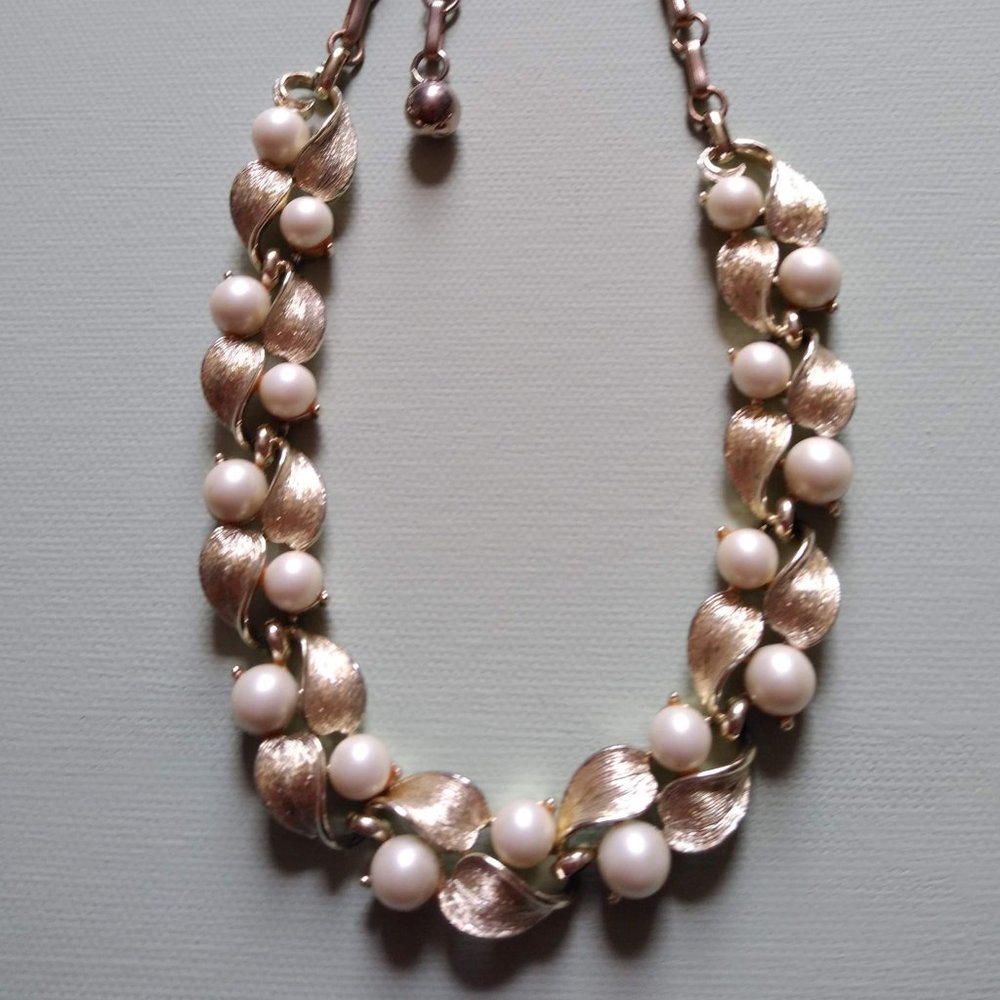 vintage pearl necklace